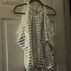 Arden B Silver and White Sequin Short Sleeve Top